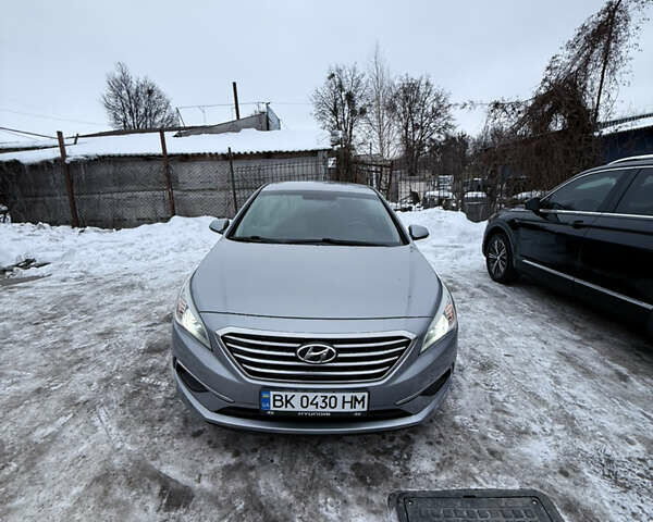 Сірий Хендай Соната, об'ємом двигуна 2.36 л та пробігом 245 тис. км за 9500 $, фото 1 на Automoto.ua