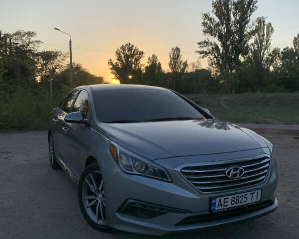 Серый Хендай Соната, объемом двигателя 2 л и пробегом 154 тыс. км за 11200 $, фото 1 на Automoto.ua