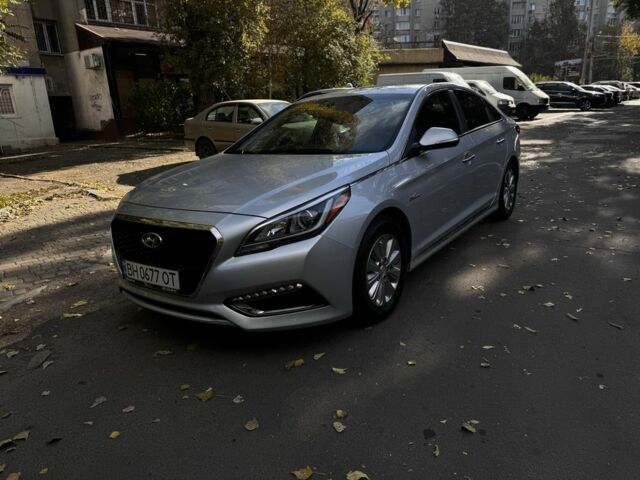 Сірий Хендай Соната, об'ємом двигуна 2 л та пробігом 145 тис. км за 15000 $, фото 1 на Automoto.ua