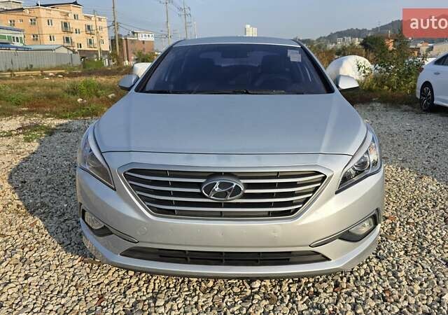 Серый Хендай Соната, объемом двигателя 2 л и пробегом 354 тыс. км за 9590 $, фото 1 на Automoto.ua