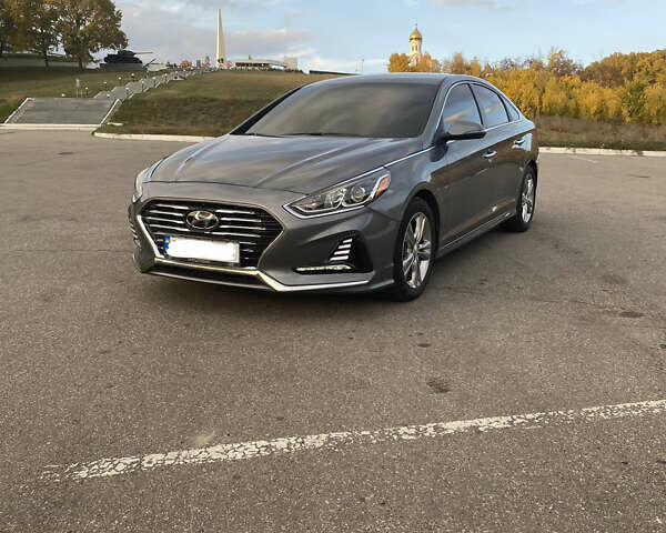 Хендай Соната 2017 в Львове на Automoto.ua Серый Хендай Соната, объемом двигателя 2.4 л и пробегом 130 тыс. км за 11600 $, фото 1 на Automoto.ua