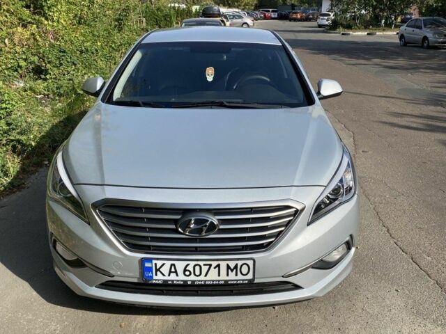 Серый Хендай Соната, объемом двигателя 2 л и пробегом 385 тыс. км за 8300 $, фото 1 на Automoto.ua