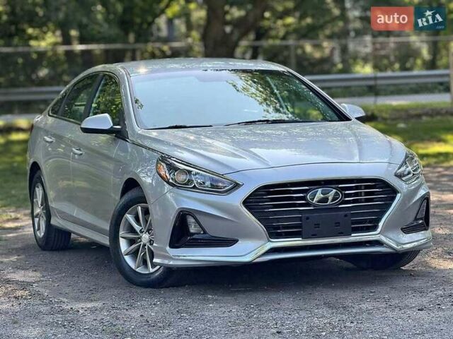 Сірий Хендай Соната, об'ємом двигуна 2.36 л та пробігом 87 тис. км за 9800 $, фото 1 на Automoto.ua