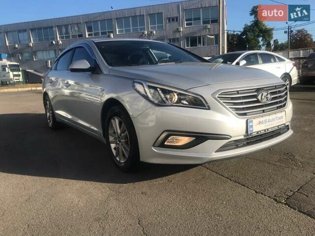 Серый Хендай Соната, объемом двигателя 0 л и пробегом 265 тыс. км за 11490 $, фото 1 на Automoto.ua