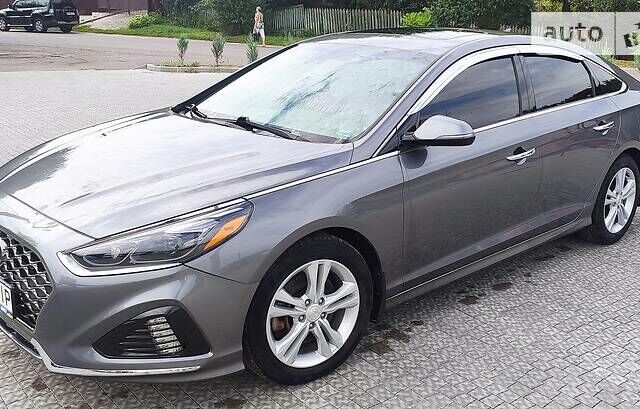 Серый Хендай Соната, объемом двигателя 2.4 л и пробегом 93 тыс. км за 14154 $, фото 1 на Automoto.ua