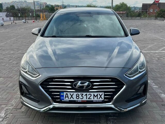 Сірий Хендай Соната, об'ємом двигуна 2.4 л та пробігом 84 тис. км за 13300 $, фото 1 на Automoto.ua