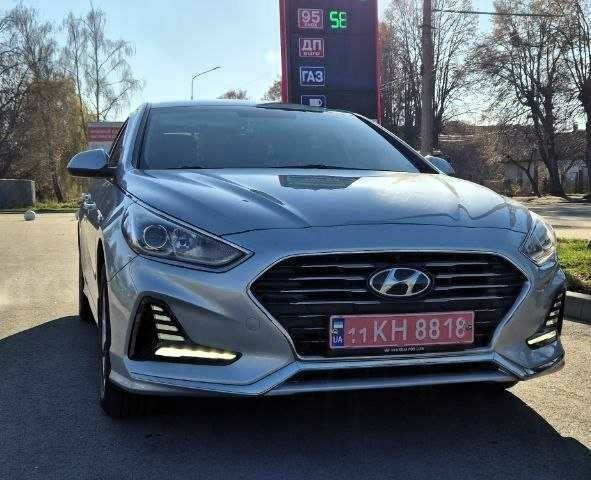 Серый Хендай Соната, объемом двигателя 2 л и пробегом 181 тыс. км за 14000 $, фото 1 на Automoto.ua