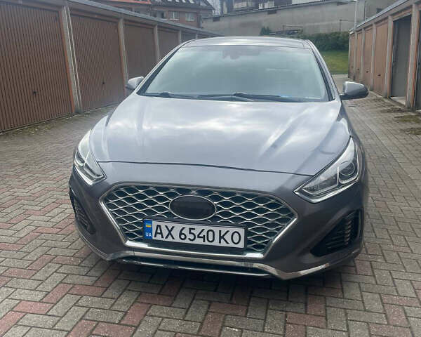 Серый Хендай Соната, объемом двигателя 2.36 л и пробегом 49 тыс. км за 12999 $, фото 1 на Automoto.ua