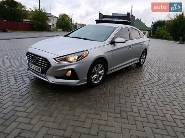 Серый Хендай Соната, объемом двигателя 2.36 л и пробегом 90 тыс. км за 12600 $, фото 1 на Automoto.ua
