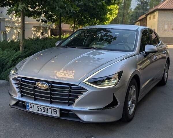 Серый Хендай Соната, объемом двигателя 2.5 л и пробегом 58 тыс. км за 19300 $, фото 1 на Automoto.ua