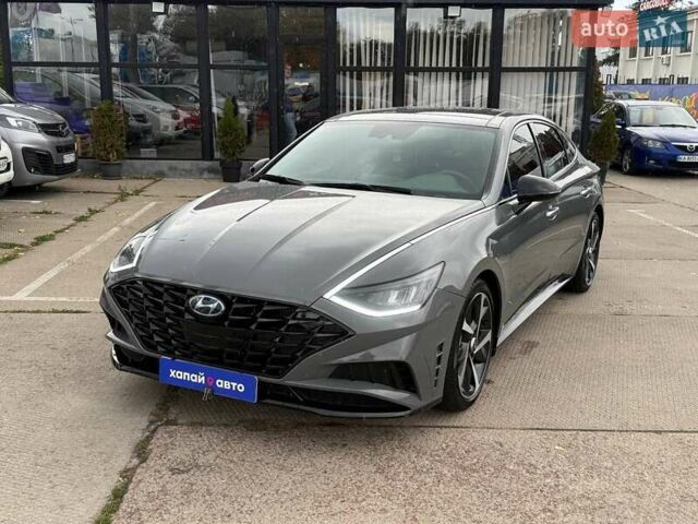Серый Хендай Соната, объемом двигателя 1.6 л и пробегом 41 тыс. км за 21900 $, фото 1 на Automoto.ua