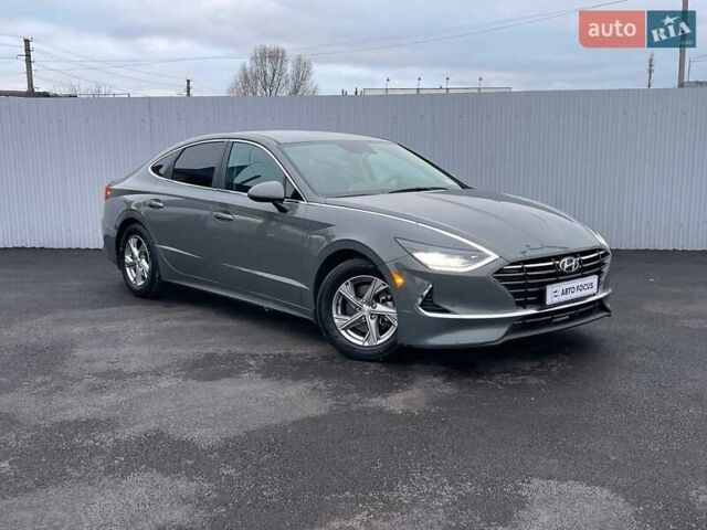Серый Хендай Соната, объемом двигателя 2.5 л и пробегом 95 тыс. км за 16990 $, фото 1 на Automoto.ua