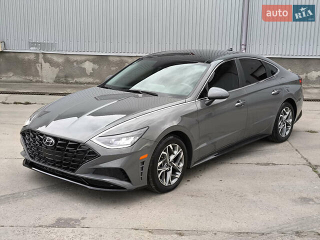 Серый Хендай Соната, объемом двигателя 2.5 л и пробегом 29 тыс. км за 21500 $, фото 1 на Automoto.ua