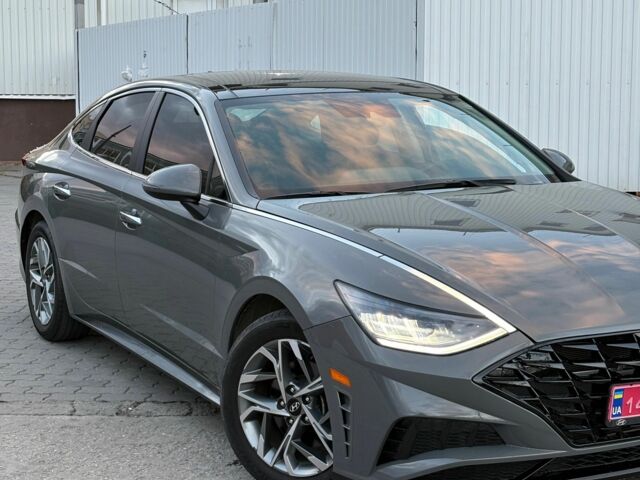 Серый Хендай Соната, объемом двигателя 2.5 л и пробегом 29 тыс. км за 21500 $, фото 1 на Automoto.ua