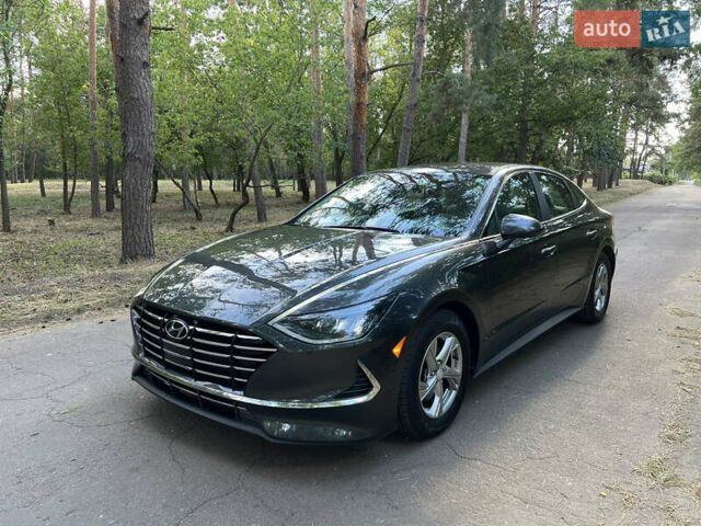 Серый Хендай Соната, объемом двигателя 2.5 л и пробегом 115 тыс. км за 17900 $, фото 1 на Automoto.ua