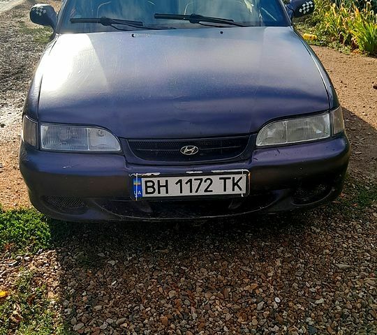 Синій Хендай Соната, об'ємом двигуна 1.8 л та пробігом 440 тис. км за 1800 $, фото 1 на Automoto.ua