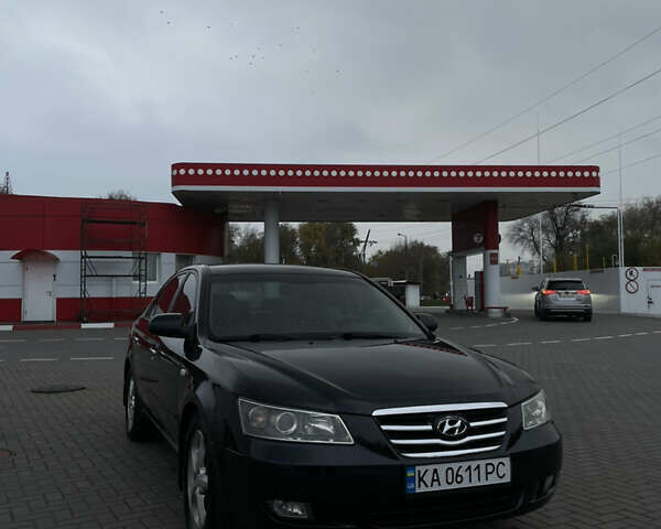 Синій Хендай Соната, об'ємом двигуна 2.4 л та пробігом 226 тис. км за 7200 $, фото 1 на Automoto.ua