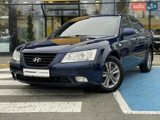 Синий Хендай Соната, объемом двигателя 2 л и пробегом 266 тыс. км за 6300 $, фото 1 на Automoto.ua