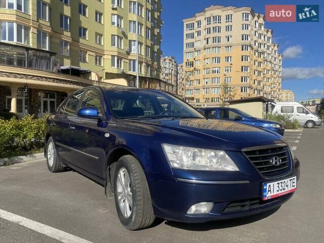 Синий Хендай Соната, объемом двигателя 2 л и пробегом 380 тыс. км за 5300 $, фото 1 на Automoto.ua