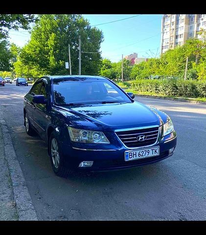 Синий Хендай Соната, объемом двигателя 2 л и пробегом 328 тыс. км за 5399 $, фото 1 на Automoto.ua