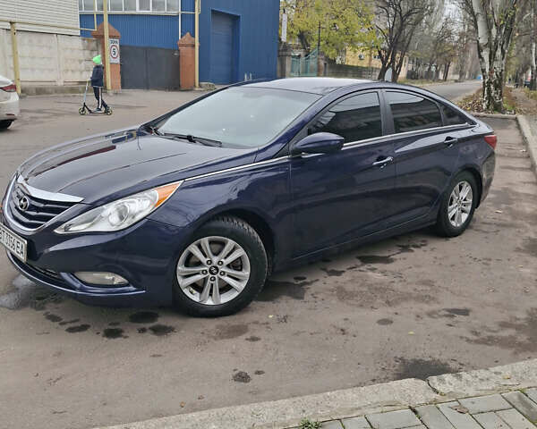 Синий Хендай Соната, объемом двигателя 2.36 л и пробегом 270 тыс. км за 7600 $, фото 1 на Automoto.ua