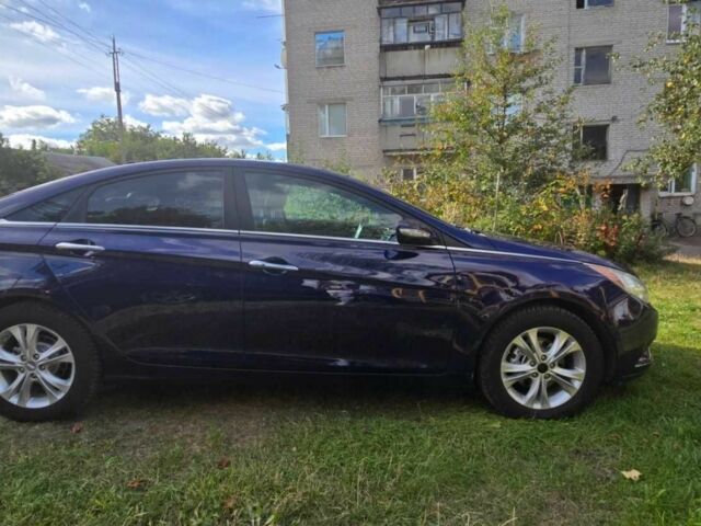 Синий Хендай Соната, объемом двигателя 2.4 л и пробегом 144 тыс. км за 8300 $, фото 1 на Automoto.ua