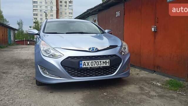 Синій Хендай Соната, об'ємом двигуна 2.4 л та пробігом 250 тис. км за 9000 $, фото 1 на Automoto.ua