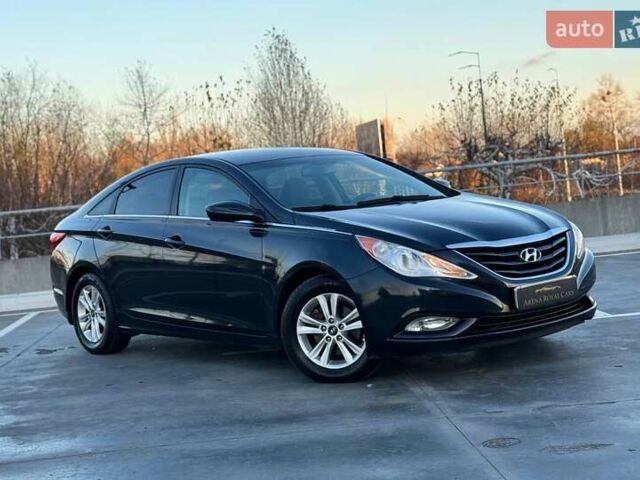 Синий Хендай Соната, объемом двигателя 2.4 л и пробегом 193 тыс. км за 8990 $, фото 1 на Automoto.ua