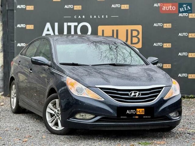 Синий Хендай Соната, объемом двигателя 2.36 л и пробегом 131 тыс. км за 8300 $, фото 1 на Automoto.ua