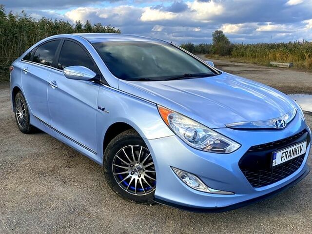 Синій Хендай Соната, об'ємом двигуна 2.4 л та пробігом 127 тис. км за 8500 $, фото 1 на Automoto.ua