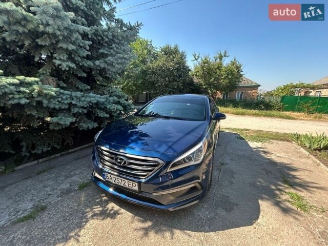 Синий Хендай Соната, объемом двигателя 2.4 л и пробегом 217 тыс. км за 8300 $, фото 1 на Automoto.ua