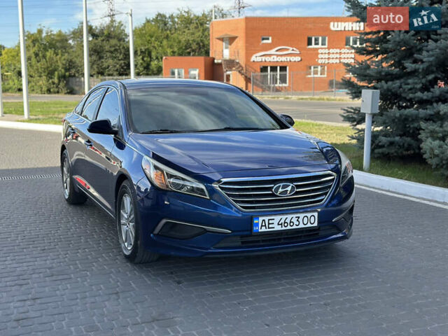 Синий Хендай Соната, объемом двигателя 2.36 л и пробегом 140 тыс. км за 9400 $, фото 1 на Automoto.ua