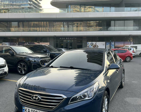 Синий Хендай Соната, объемом двигателя 2 л и пробегом 225 тыс. км за 12500 $, фото 1 на Automoto.ua