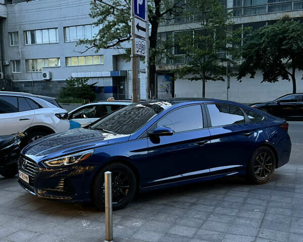 Синій Хендай Соната, об'ємом двигуна 2.36 л та пробігом 124 тис. км за 15500 $, фото 1 на Automoto.ua
