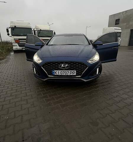 Синий Хендай Соната, объемом двигателя 2.4 л и пробегом 148 тыс. км за 13500 $, фото 1 на Automoto.ua