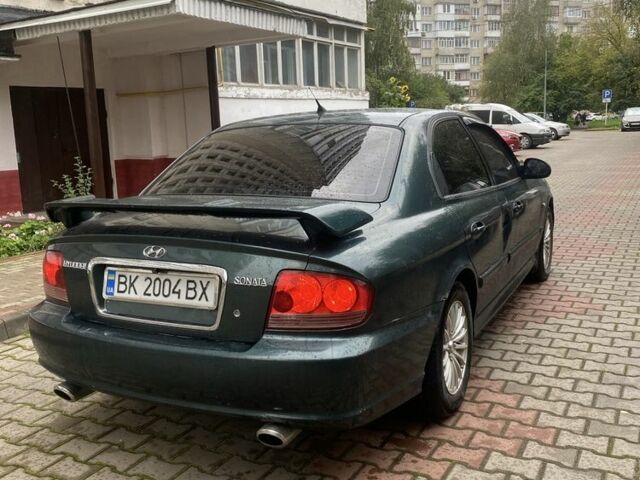 Зеленый Хендай Соната, объемом двигателя 2 л и пробегом 201 тыс. км за 2850 $, фото 1 на Automoto.ua