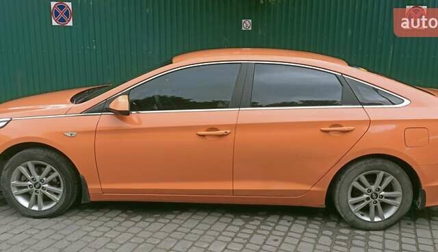 Оранжевый Хендай Соната, объемом двигателя 2 л и пробегом 390 тыс. км за 6800 $, фото 1 на Automoto.ua