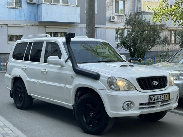Белый Хендай Терракан, объемом двигателя 2.9 л и пробегом 286 тыс. км за 3450 $, фото 1 на Automoto.ua