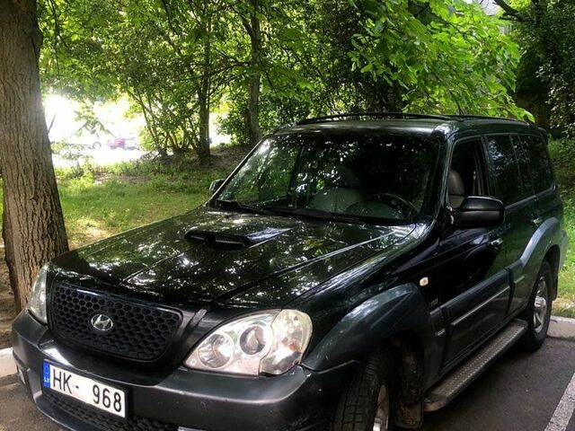 Черный Хендай Терракан, объемом двигателя 2.9 л и пробегом 326 тыс. км за 3900 $, фото 1 на Automoto.ua