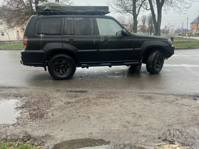 Черный Хендай Терракан, объемом двигателя 0 л и пробегом 300 тыс. км за 4999 $, фото 1 на Automoto.ua