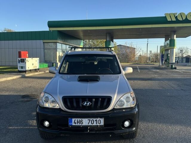 Серый Хендай Терракан, объемом двигателя 0 л и пробегом 300 тыс. км за 4600 $, фото 1 на Automoto.ua