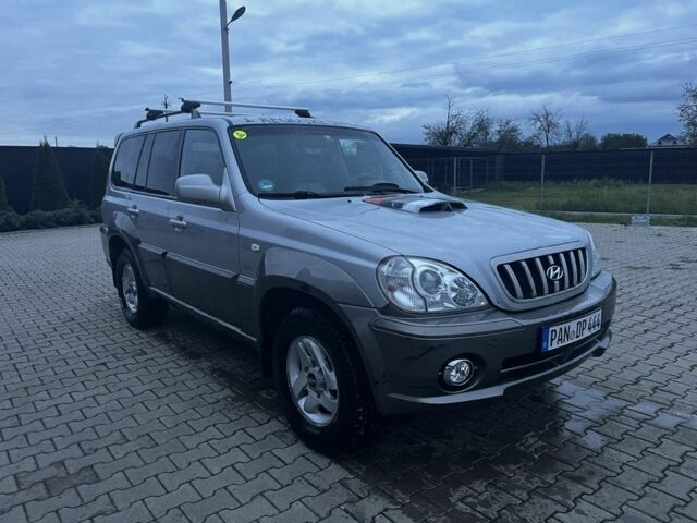 Хендай Терракан 2003 у Новоселиця на Automoto.ua Сірий Хендай Терракан, об'ємом двигуна 2.9 л та пробігом 280 тис. км за 3300 $, фото 1 на Automoto.ua