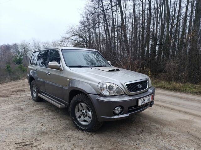 Серый Хендай Терракан, объемом двигателя 2.9 л и пробегом 333 тыс. км за 3200 $, фото 1 на Automoto.ua