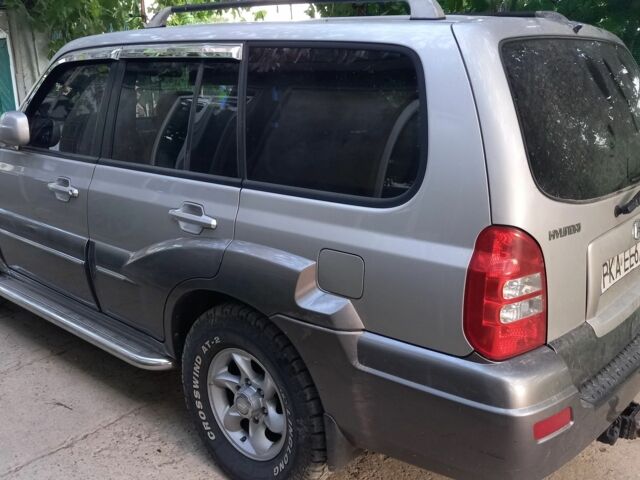 Серый Хендай Терракан, объемом двигателя 0 л и пробегом 4 тыс. км за 4000 $, фото 1 на Automoto.ua