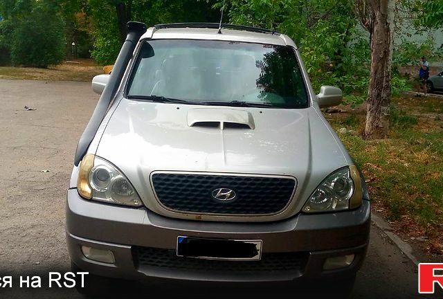 Серый Хендай Терракан, объемом двигателя 2.9 л и пробегом 435 тыс. км за 3800 $, фото 1 на Automoto.ua