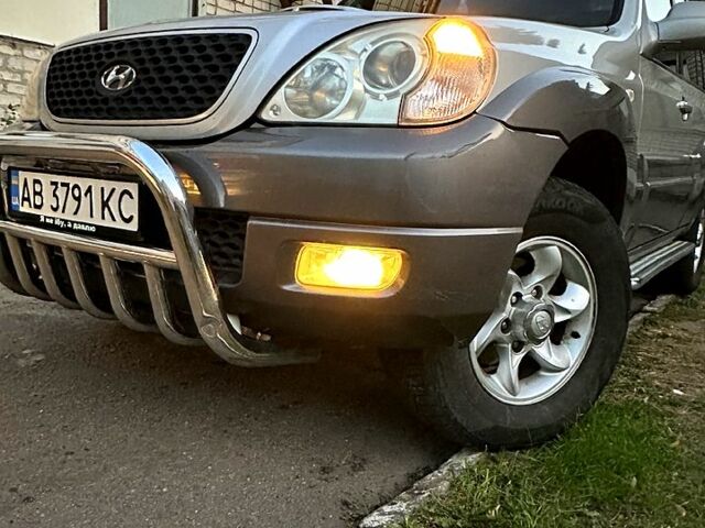 Серый Хендай Терракан, объемом двигателя 2.9 л и пробегом 380 тыс. км за 7110 $, фото 1 на Automoto.ua