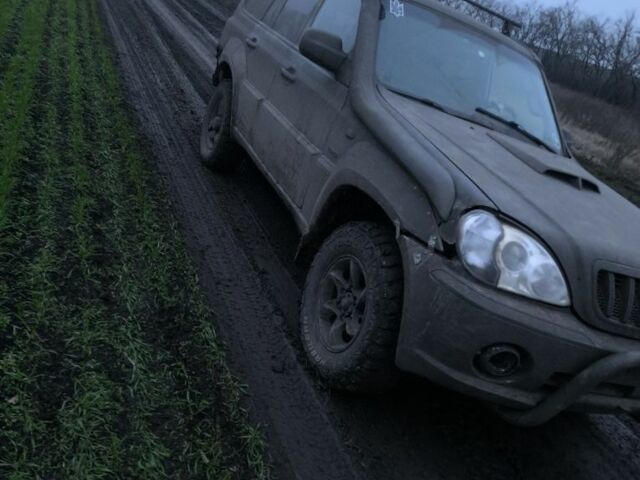 Зеленый Хендай Терракан, объемом двигателя 3 л и пробегом 260 тыс. км за 2400 $, фото 1 на Automoto.ua