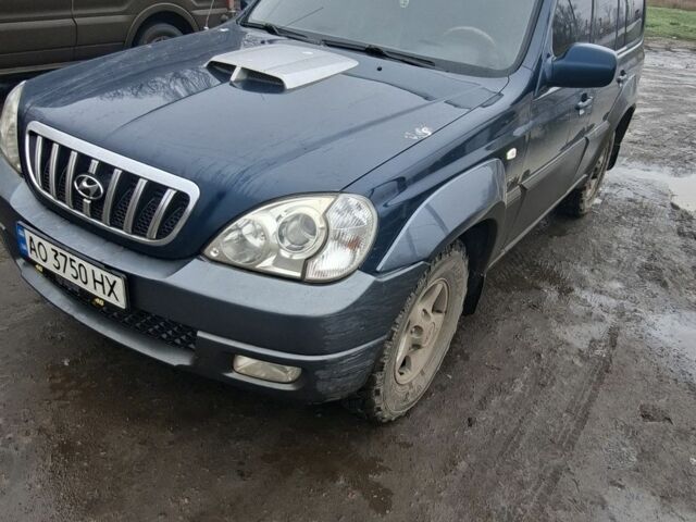 Зеленый Хендай Терракан, объемом двигателя 2.9 л и пробегом 300 тыс. км за 3800 $, фото 1 на Automoto.ua