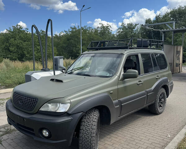 Зеленый Хендай Терракан, объемом двигателя 2.9 л и пробегом 320 тыс. км за 4900 $, фото 1 на Automoto.ua