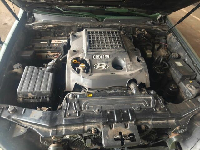 Зеленый Хендай Терракан, объемом двигателя 0 л и пробегом 200 тыс. км за 2000 $, фото 1 на Automoto.ua